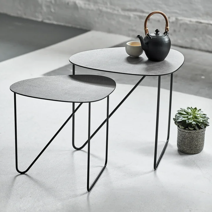 Curve Side table M, Hippo anthracite black / black by Lind DNA