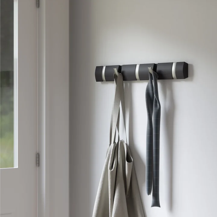 Flip Hook 5er wardrobe rail from Umbra in driftwood