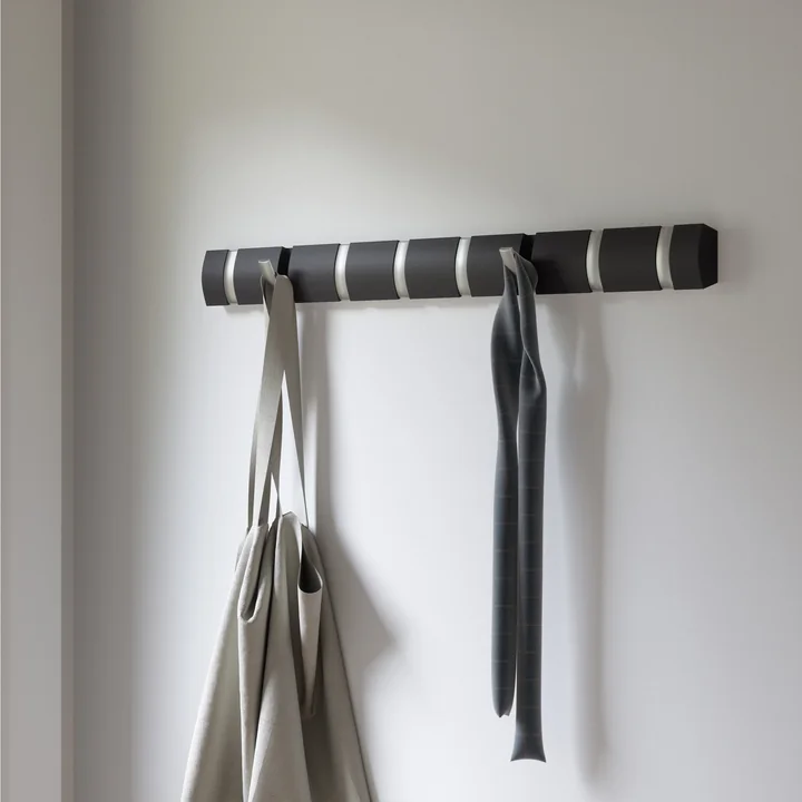Flip Hook 8er Wardrobe rail from Umbra in driftwood