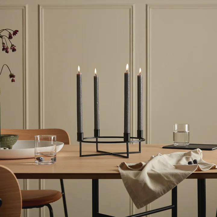Timeless candle holder in black as an Advent decoration