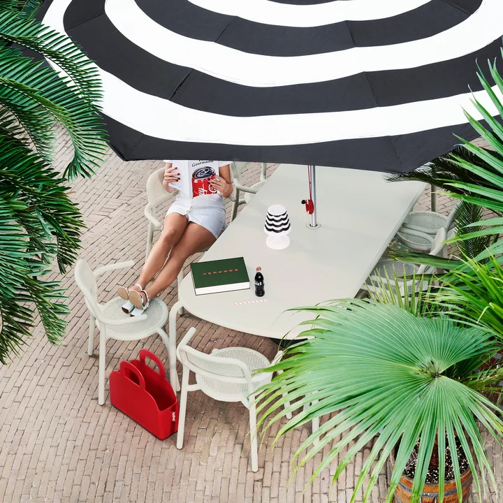 Toní Armchair and Toní Tablo table from Fatboy
