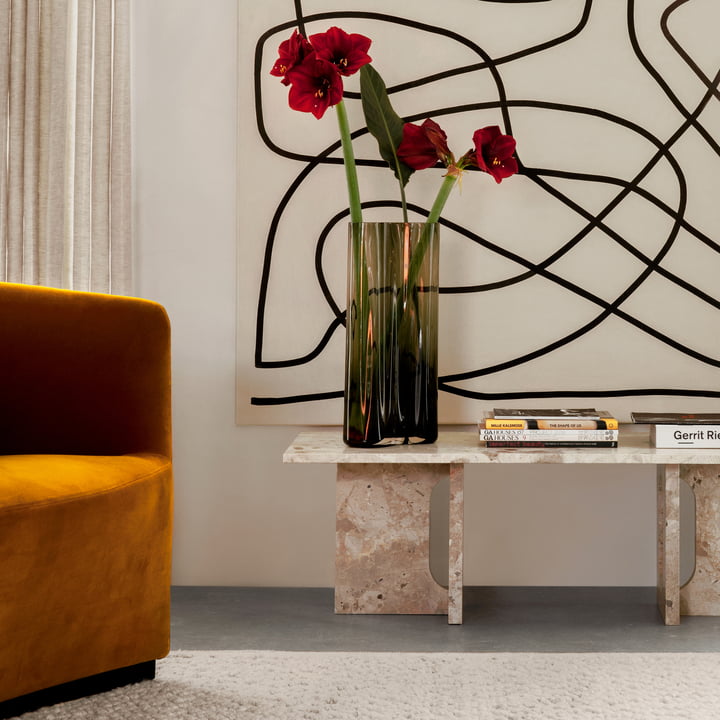 The Androgyne Lounge Table from Audo as a noble shelf for vases and books