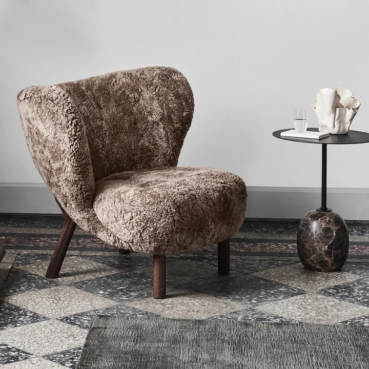 Little Petra VB1 Lounge Chair from & Tradition in walnut / sheepskin Sahara