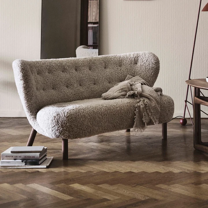 Little Petra VB2 Sofa from & tradition in walnut / sheepskin Moonlight