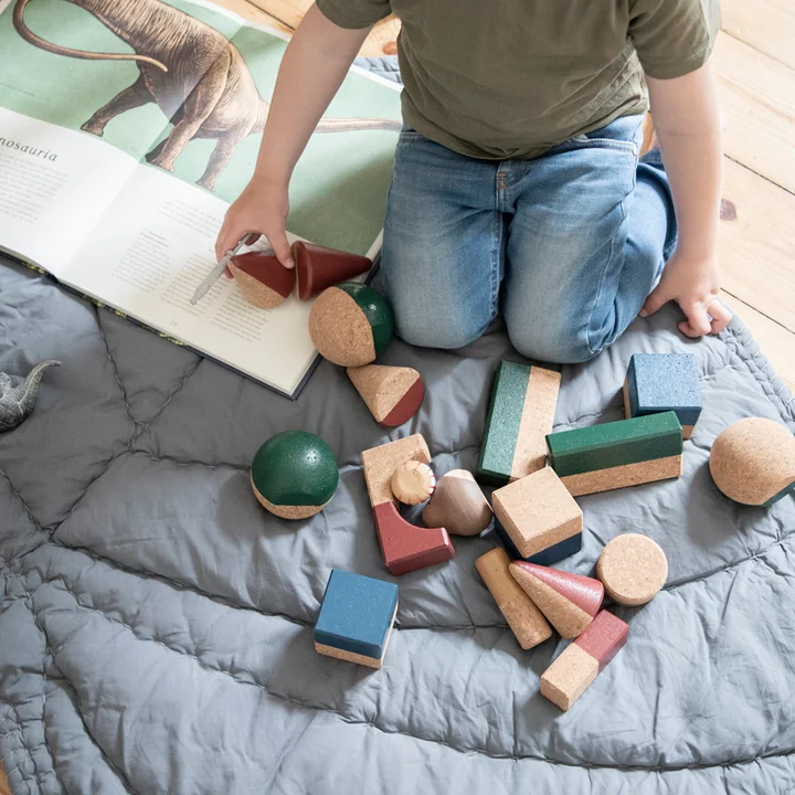 Leaf Play blanket and Village building blocks from Nofred