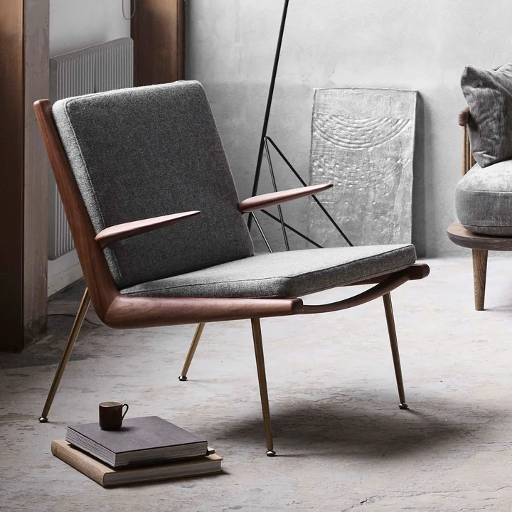 Boomerang HM2 Loungechair from & Tradition in walnut oiled / Hallingdal 130