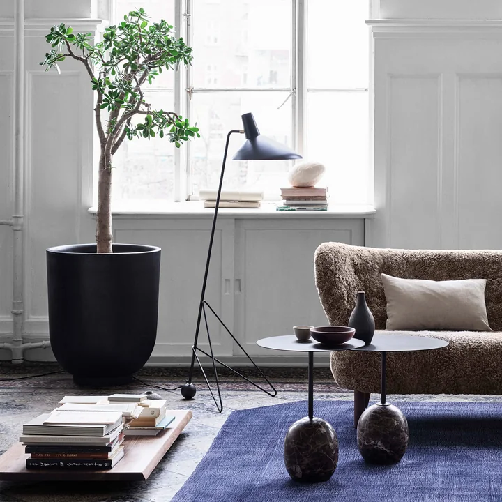 Collect SC plant pot, Lato side table, Tripod HM8 floor lamp and Little Petra VB2 sofa from & Tradition