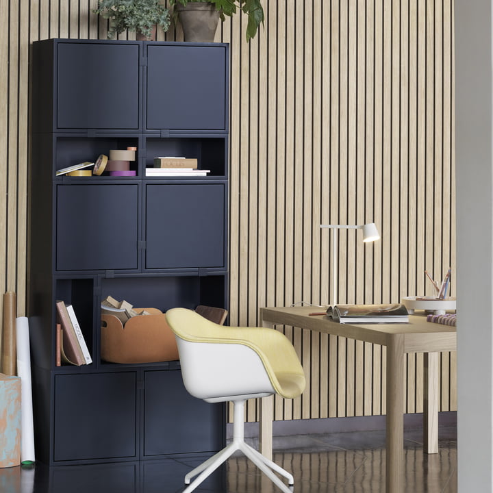 Muuto - Stacked shelving system - midnight blue | Connox