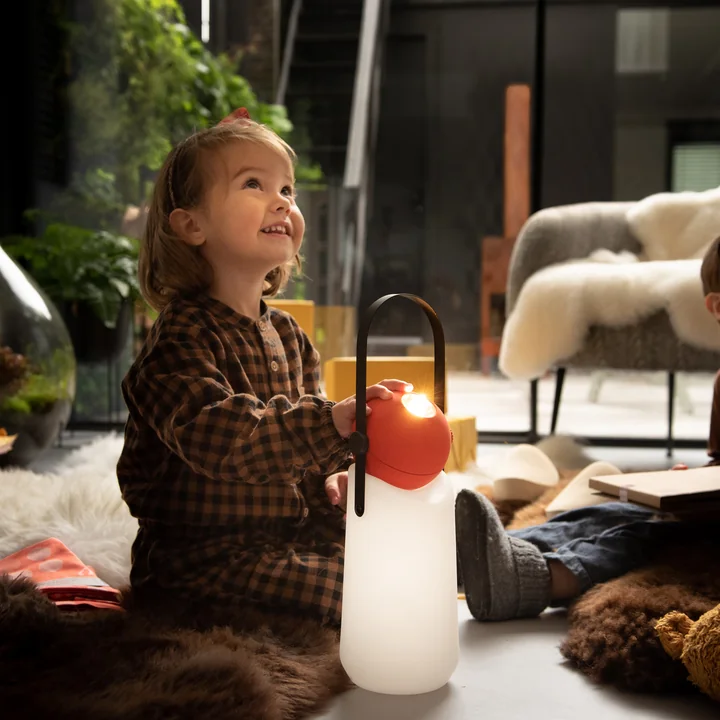 Guidelight Rechargeable LED outdoor light from Weltevree in red