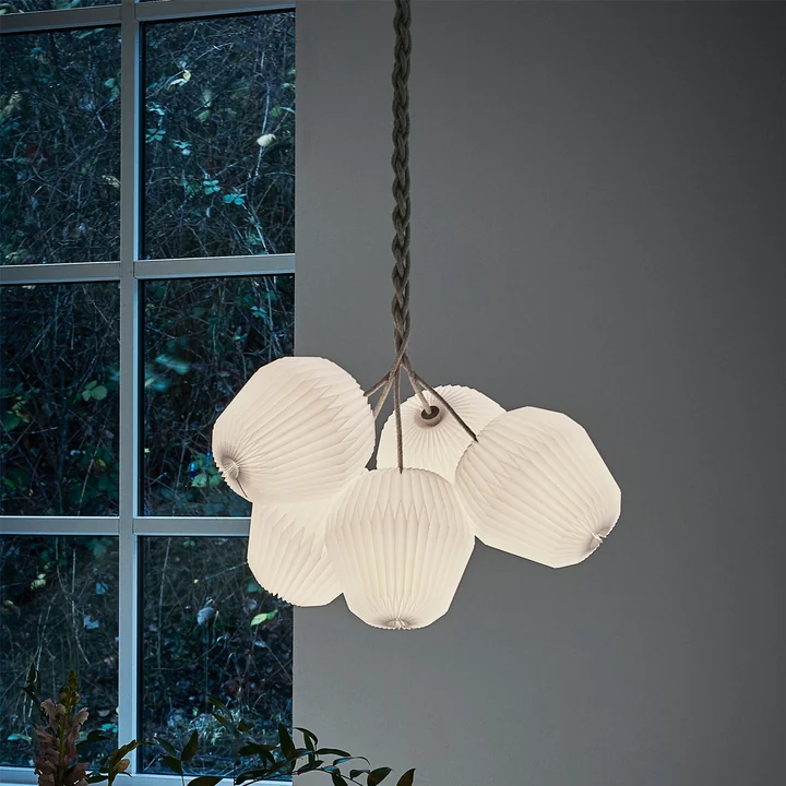 Pendant lamp "The Bouquet" from Le Klint in white (set of 5)