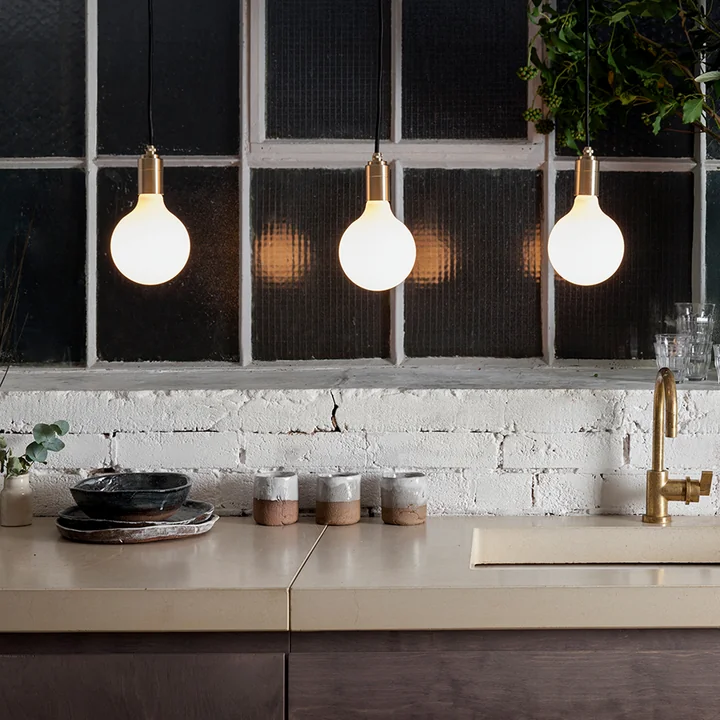 Porcelain III LED lamp E27 6W, Ø 12.5 cm by Tala in matt white