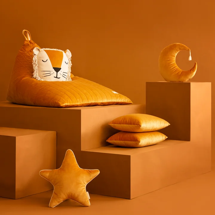 Velvet cushion by Nobodinoz