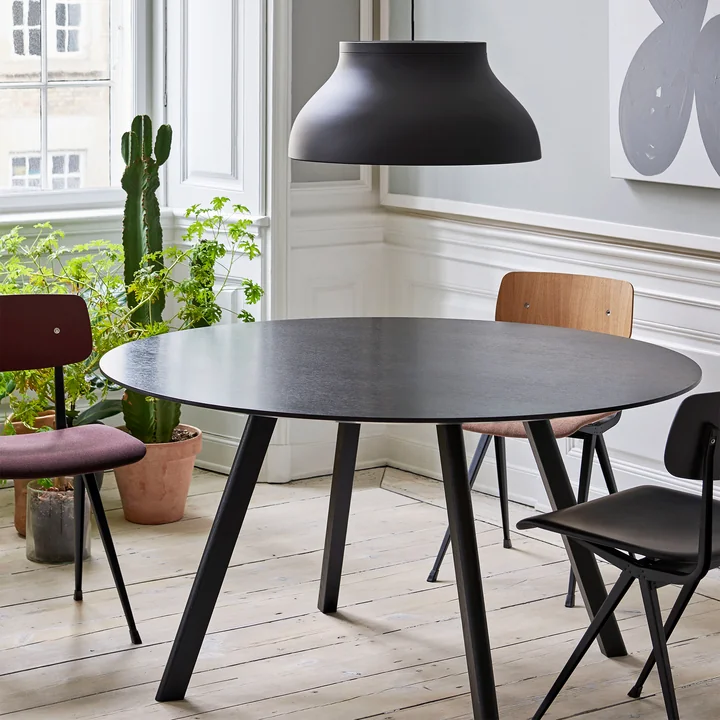 The Copenhague CPH25 table from HAY with 140 cm diameter in black