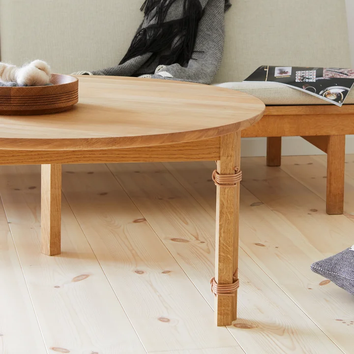 Strap coffee table, Ø 90 cm, oak from Form & Refine