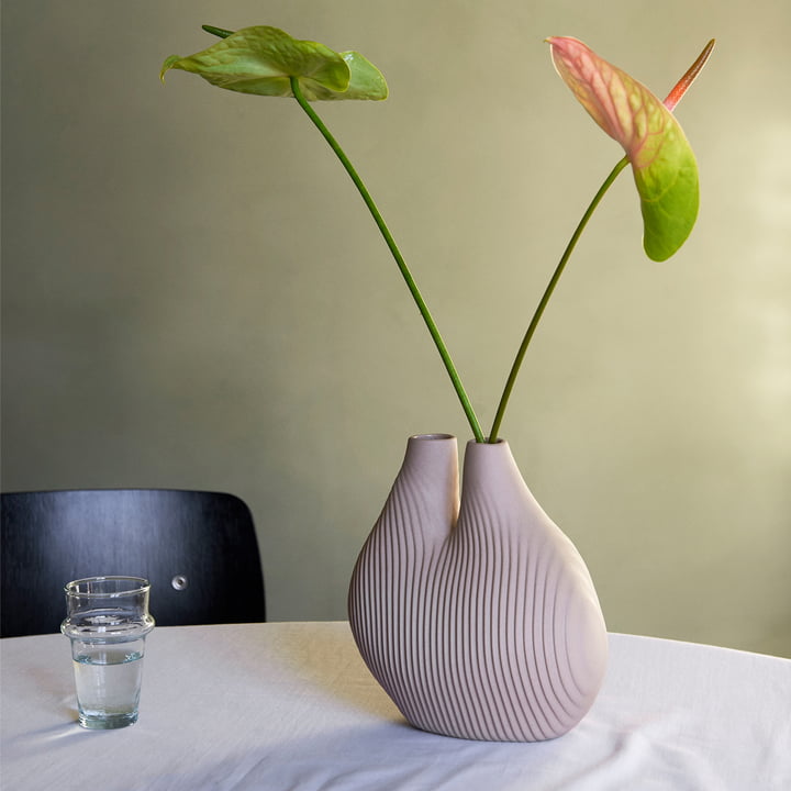 W & S Chamber Vase, light beige by Hay .