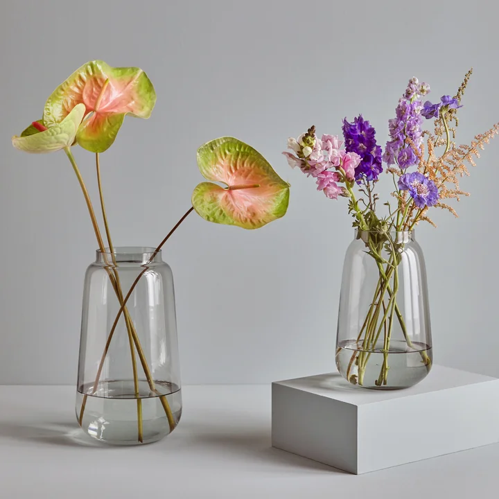 The Bou vase from Collection with a chic bouquet of flowers - her namesake