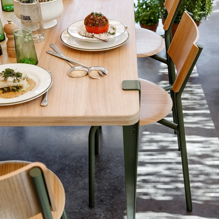 The SSD chair, oak, TipToe from TipToe as a chair for the dining table with a similar design, also from TipToe