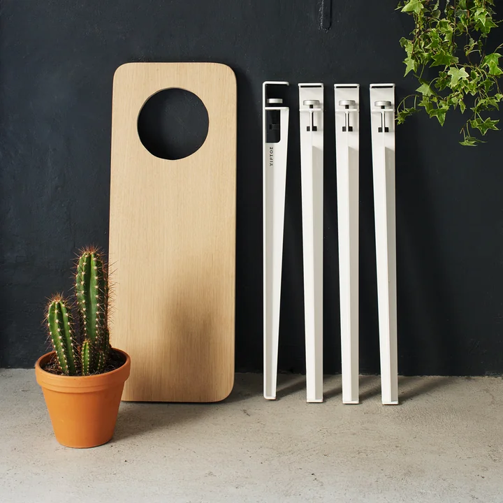The table and desk leg H 75 cm, cloudy white, from TipToe next to a matching wooden top for a small side table also from TipToe