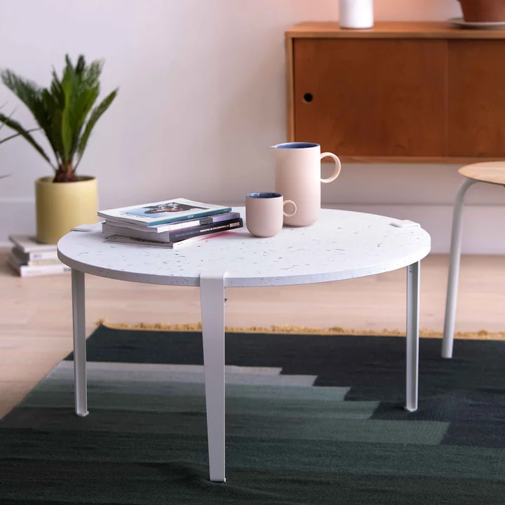 The Venezia coffee table from TipToe with gray table legs for a subtle look in the living room