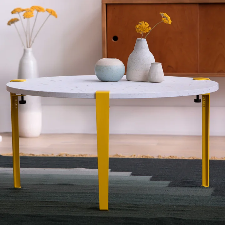 The Venezia coffee table from TipToe as a splash of color in the living room