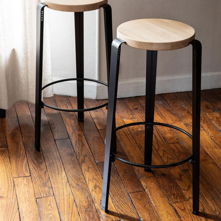 The BIG LOU bar stool, oak, graphite black by TipToe in combination