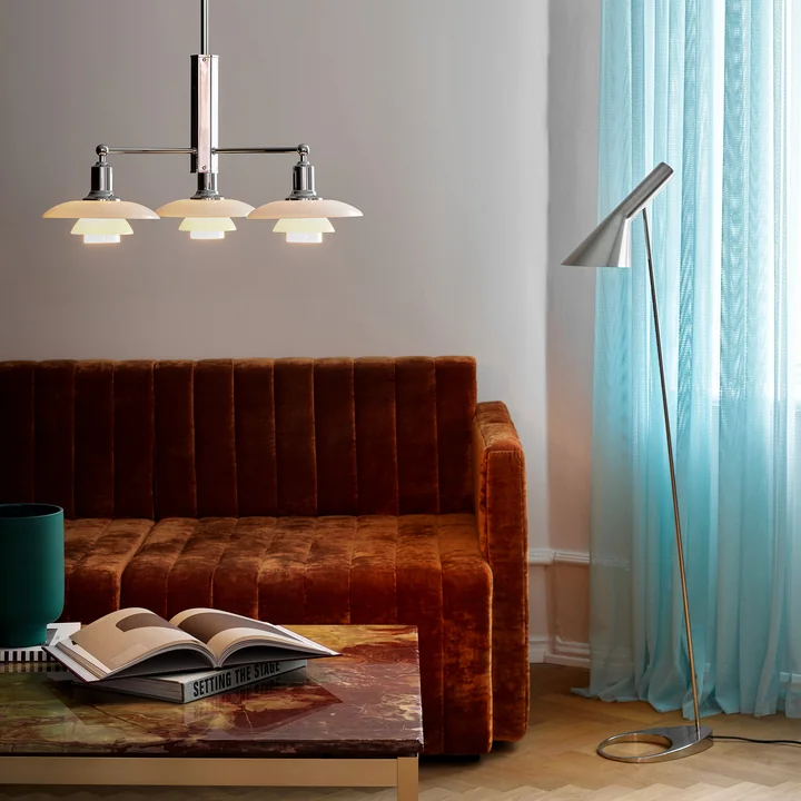 The AJ floor lamp from Louis Poulsen as lighting in the reading corner
