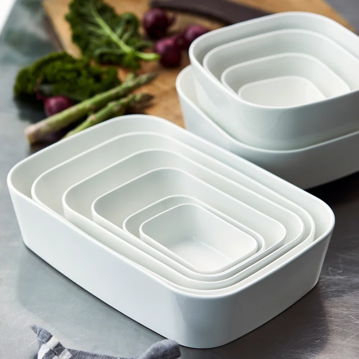 The Modula casserole dishes, white from Rosti stacked