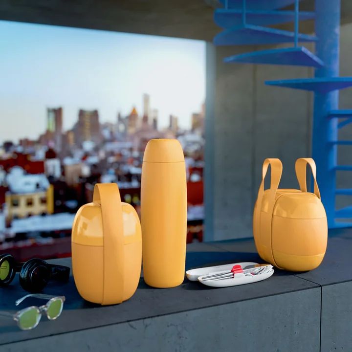 Food à Porter Lunchpot, Lunchbox, Thermos flask and travel cutlery from Alessi outside