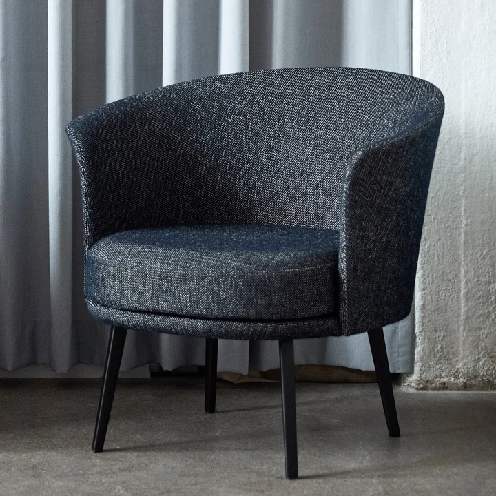 The Dorso armchair, powder-coated steel, fairway dark blue (308-288) by HAY brings elegance into your home