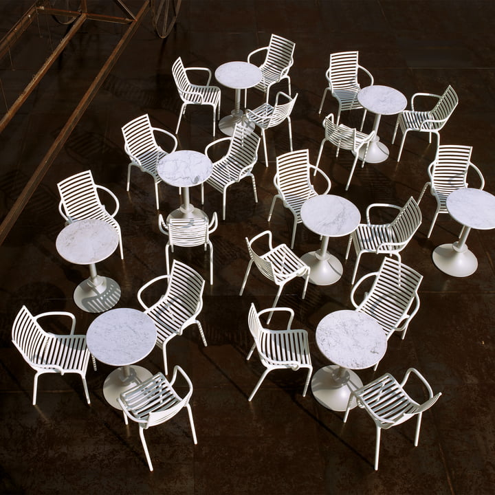 The PIP-e armchair from Driade as furniture for the street café