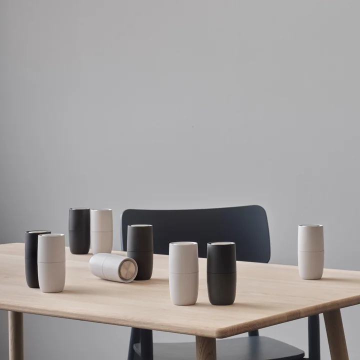 The Foster salt and pepper mill of Stelton in its different versions on the table