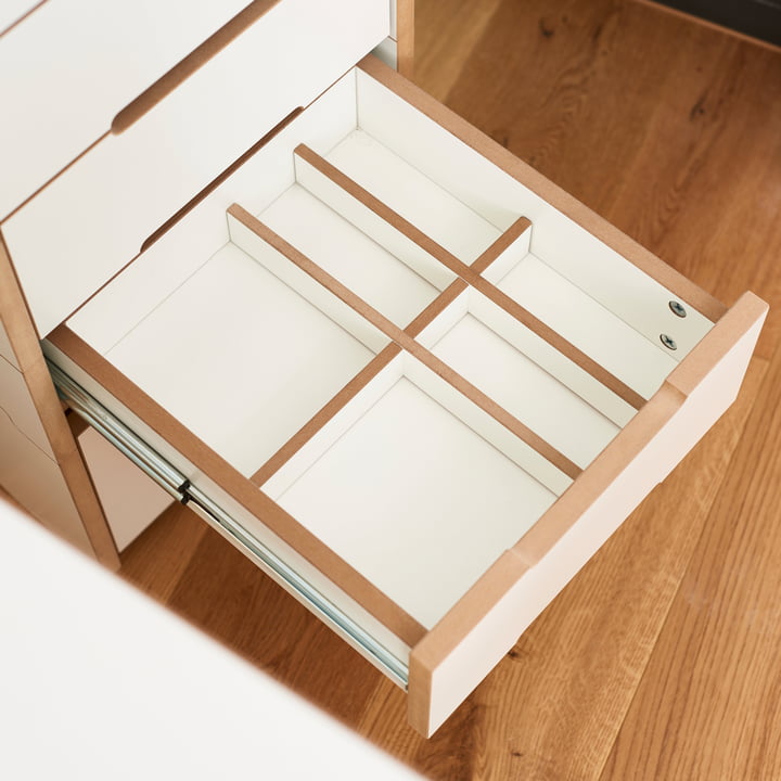 The drawer insert for the tojo cargo roller container offers a lot of storage space for small objects