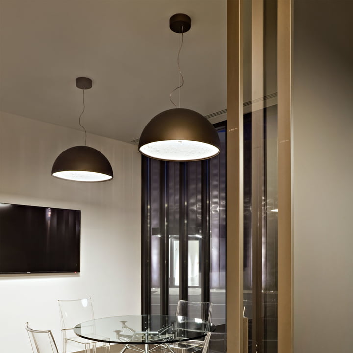 The Skygarden Pendant light from Flos in the dining room