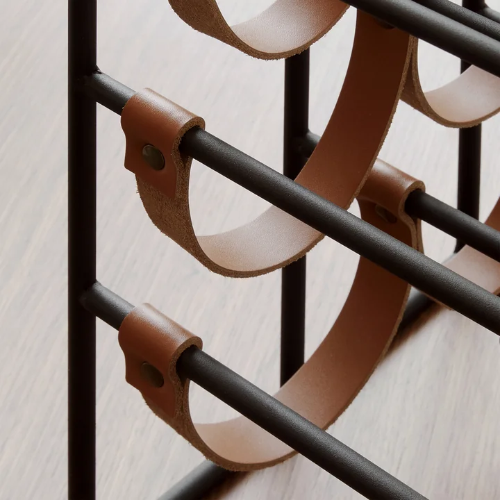 The Umanoff wine rack for 8 bottles, steel black (RAL 9005) / leather brown from Audo
