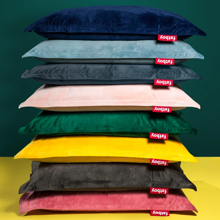 The beanbag Original Slim Velvet on the stack
