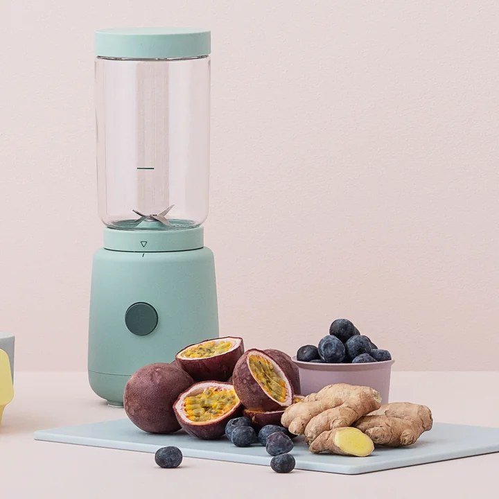 The Foodie Smoothie Standmixer from Rig-Tig by Stelton also blends fruit and fruits