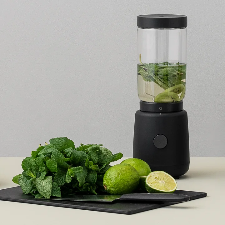 The Foodie Smoothie Standmixer from Rig-Tig by Stelton with mint and lime