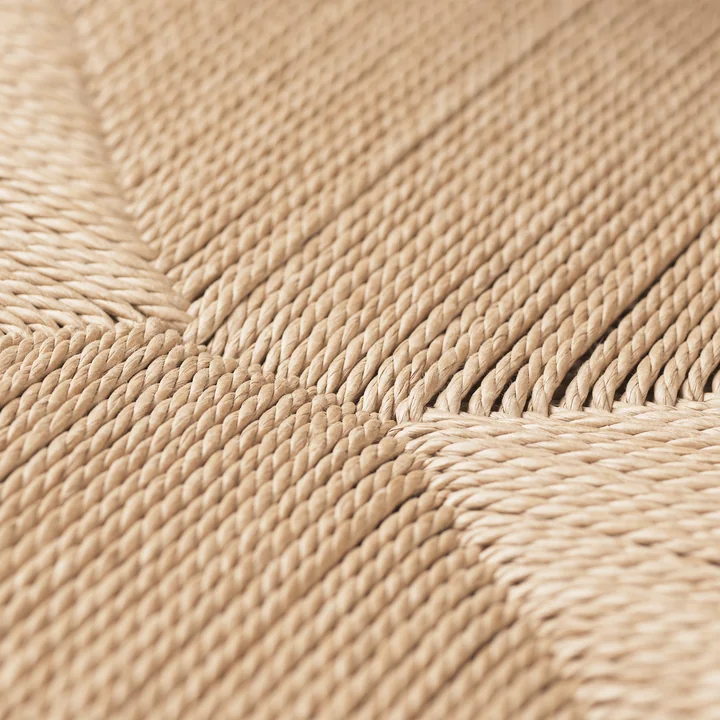 The seat of the C-Chair Dining Chair Paper Cord