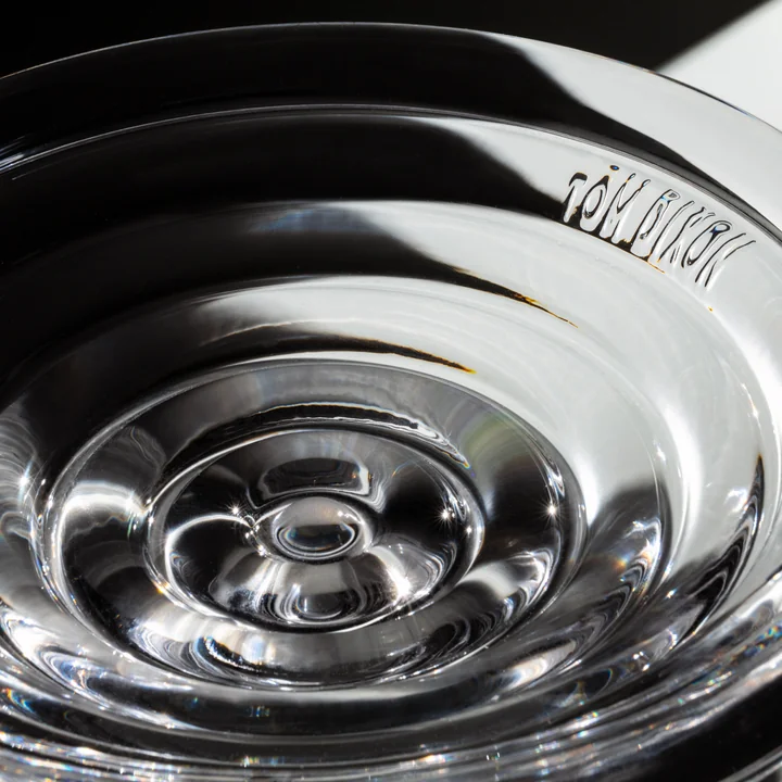 Bowl with exciting reflections