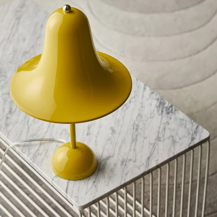 The Pantop table lamp from Verpan with its bell-shaped shade