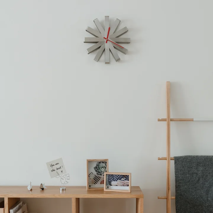 The Ribbon steel wall clock in a Scandinavian ambience