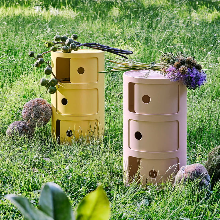 The Componibili Bio 5970 from Kartell on a flower meadow