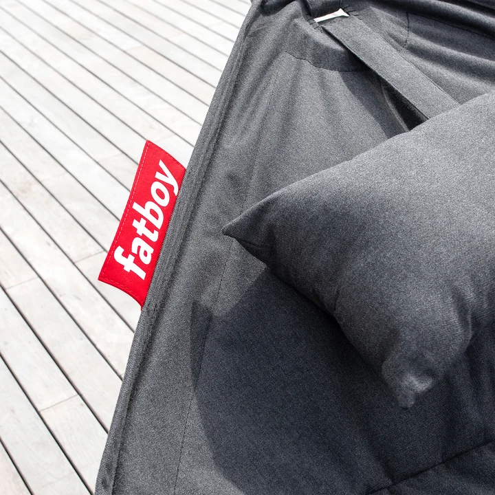 The Headdemock Superb Deluxe hammock from Fatboy with large logo tab