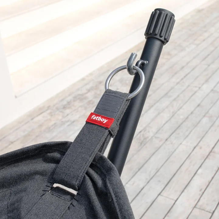 The brackets of the Headdemock Superb Deluxe hammock from Fatboy