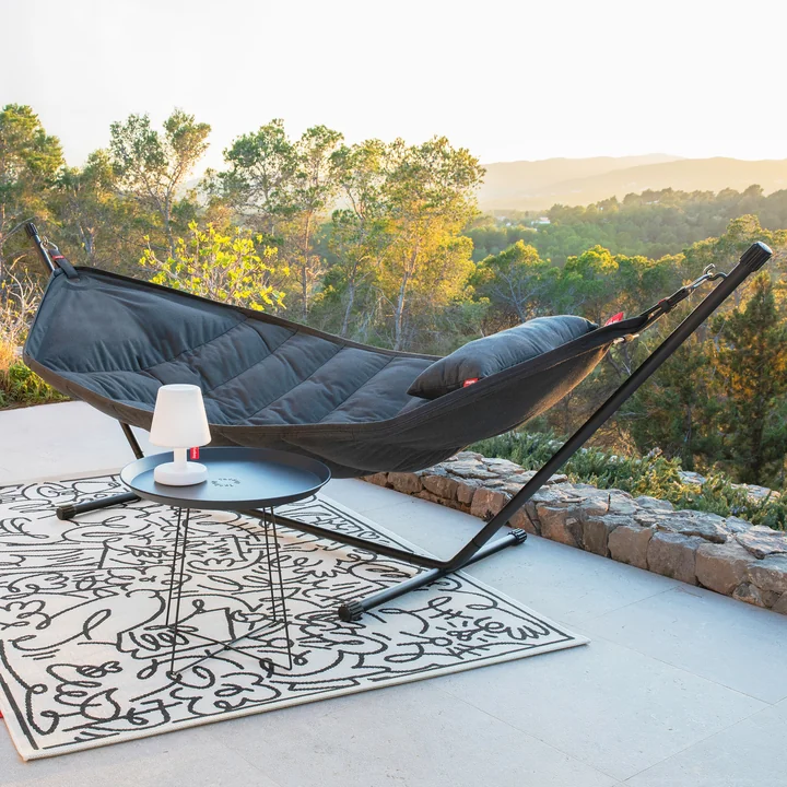 The Headdemock Superb Deluxe hammock from Fatboy on the roof terrace