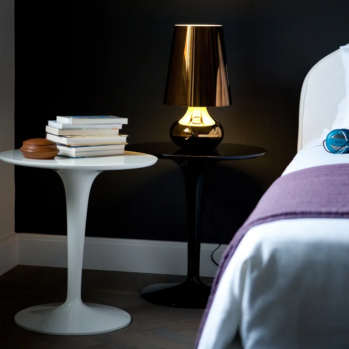 Flowing design in the bedroom
