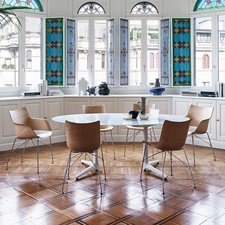 Timeless design in the conference room with Kartell