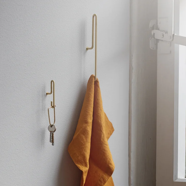 Wall hooks in matt golden for every room
