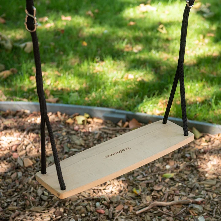 On the seat of the Swing swing from Weltevree is engraved the logo