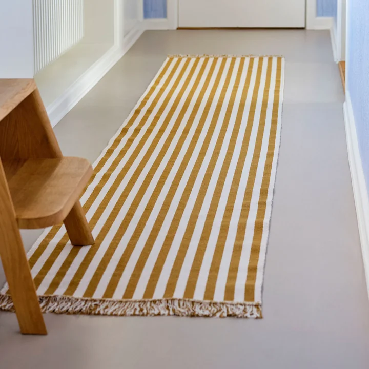 Stylish carpet runner in two-tone look